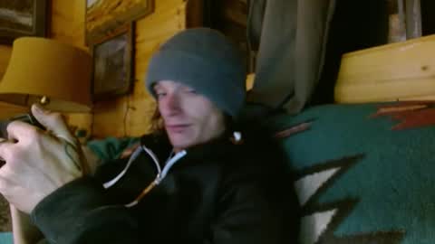 Imstuckhere online show from April 7, 8:38 am