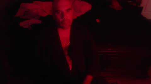 I use to be imeverythingandnothing online show from December 17, 3:06 am