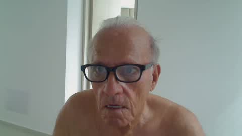 Snapshot of incendiado chatting on October 12, 1:26 pm incendiado online show from October 12, 1:26 pm