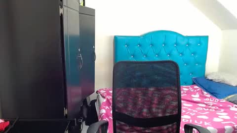 incubus_couple1 online show from January 5, 1:13 am