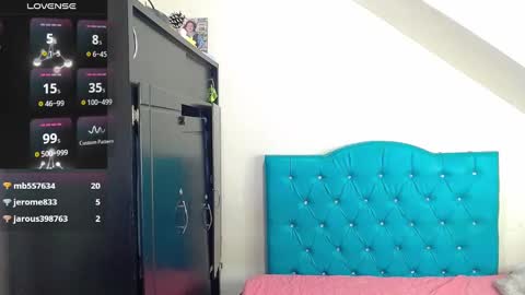 incubus_couple1 online show from March 9, 8:10 pm