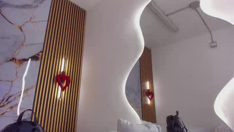 Indi Catalina online show from March 14, 1:15 pm