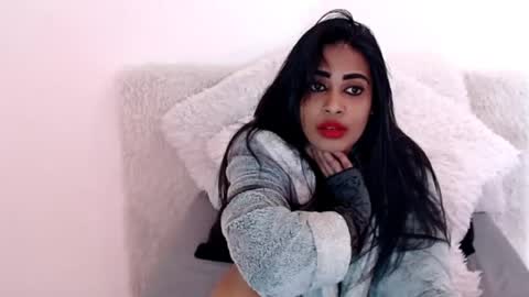Jazmin online show from July 12, 7:44 am