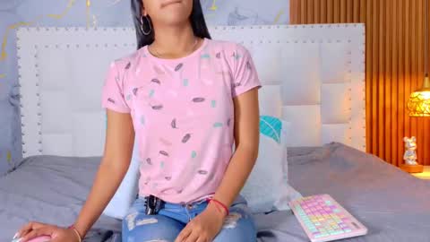 LITTLE AINHOA  online show from October 1, 9:35 pm