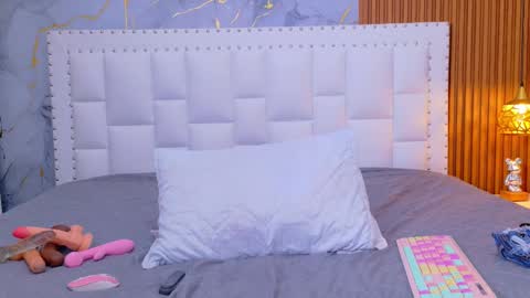 LITTLE AINHOA  online show from September 9, 8:31 pm