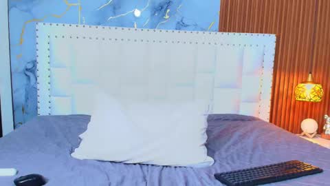 LITTLE AINHOA  online show from February 24, 11:19 pm