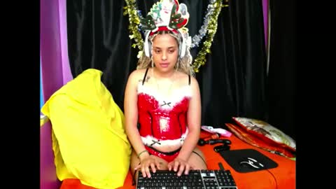 indianmaxine07 online show from December 14, 6:30 am