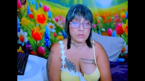 indianroxy27 online show from June 7, 9:09 pm