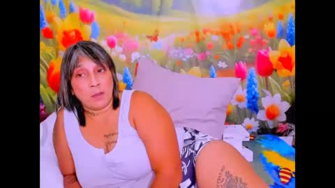 indianroxy27 online show from April 1, 1:39 am