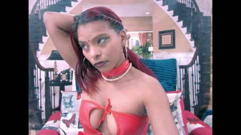 indiansexyass4u2luv online show from June 27, 6:08 am