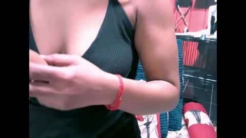 indiansexyass4u2luv online show from June 14, 5:31 am