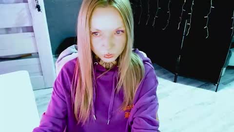 Snapshot of inesdesire chatting on September 29, 5:23 pm InesDesire online show from September 29, 5:23 pm