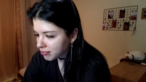 Mia online show from March 27, 1:34 pm