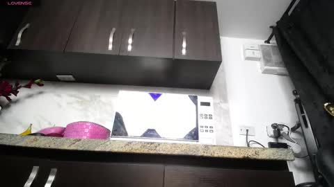 Iniya online show from November 28, 9:11 pm