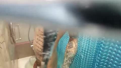 Snapshot of inkedjamesx chatting on October 18, 8:29 am James online show from October 18, 8:29 am