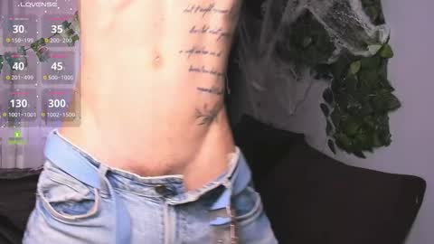 Snapshot of inkedjamesx chatting on October 22, 11:23 am James online show from October 22, 11:23 am