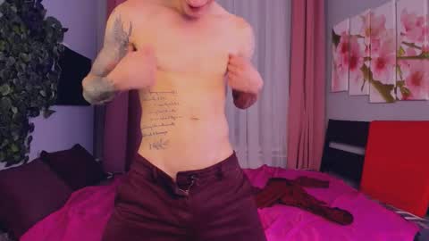 Snapshot of inkedjamesx chatting on September 29, 5:01 pm James online show from September 29, 5:01 pm