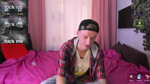 Snapshot of inkedjamesx chatting on September 16, 10:28 am James online show from September 16, 10:28 am