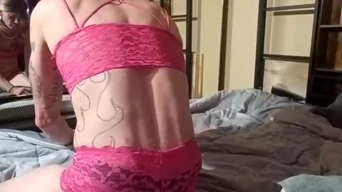 inlovewithlace online show from December 16, 7:48 am