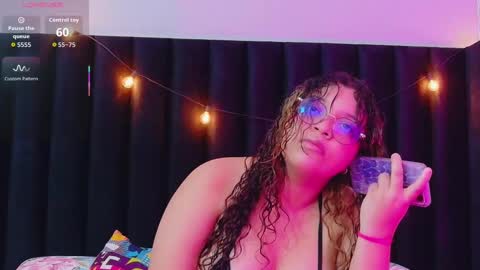 innocenthazel online show from November 17, 1:03 pm