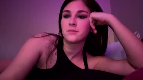 innocentlilsarah online show from February 7, 4:15 am