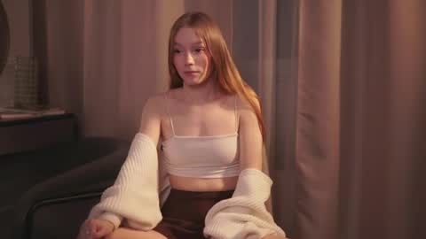 Avie online show from April 5, 8:06 pm