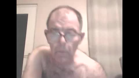 Snapshot of inthemood63 chatting on December 18, 12:10 am inthemood63 online show from December 18, 12:10 am