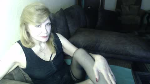 irenalegs online show from May 21, 5:14 am