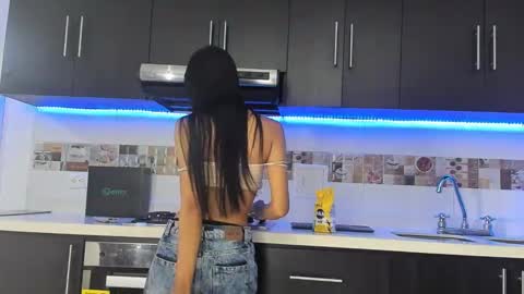 iris8_ online show from October 9, 1:27 pm