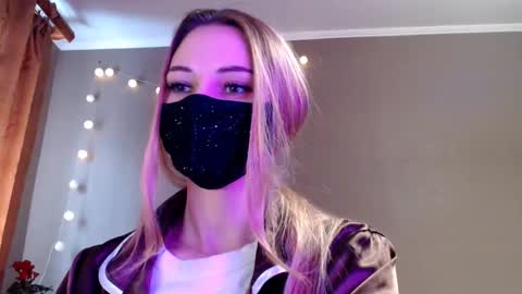 Lily online show from February 4, 1:37 pm