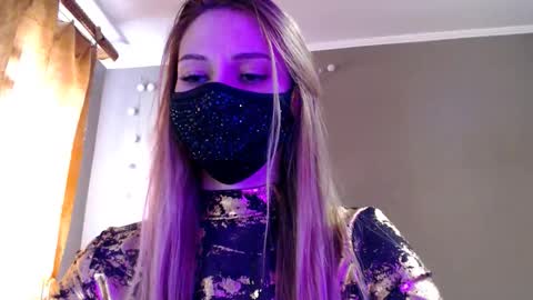 Lily online show from March 4, 1:30 pm