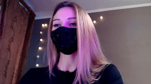 Lily online show from February 11, 3:05 pm