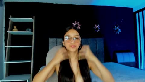 Iris Fyre  online show from May 7, 1:07 pm