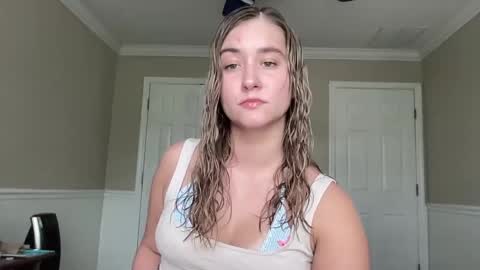 Irispink1 online show from May 17, 3:21 pm