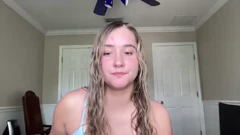 Irispink1 online show from June 21, 6:36 pm