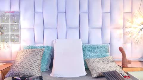 Iris online show from September 19, 12:53 pm