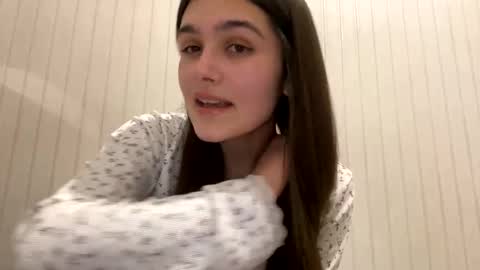 irisss31 online show from March 1, 7:15 pm