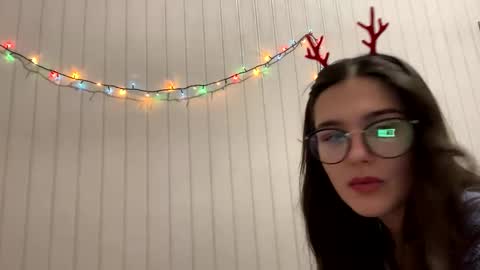 irisss31 online show from December 30, 4:51 pm