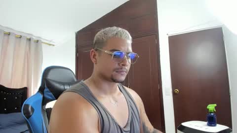 Leo online show from April 7, 9:17 pm