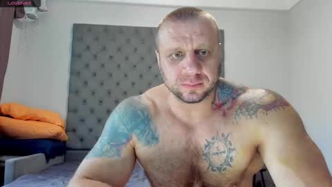 Snapshot of ironhulk22 chatting on October 10, 12:00 pm ironhulk22 online show from October 10, 12:00 pm