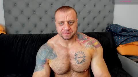 Snapshot of ironhulk22 chatting on October 22, 11:45 am ironhulk22 online show from October 22, 11:45 am