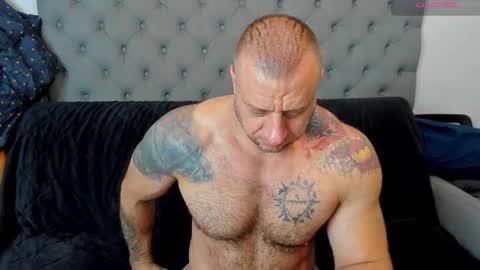 Snapshot of ironhulk22 chatting on October 27, 1:00 pm ironhulk22 online show from October 27, 1:00 pm