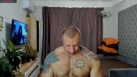 ironhulk22 online show from July 19, 11:35 am