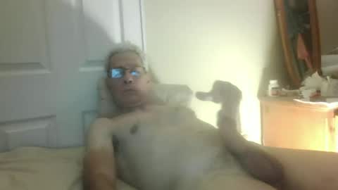 irrintzi60 online show from September 25, 1:01 am