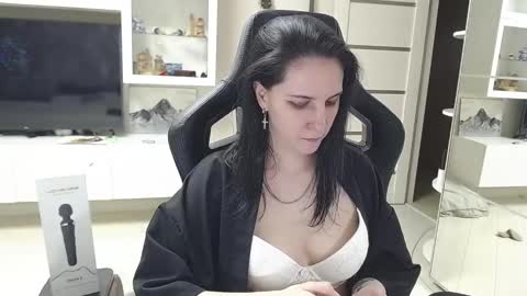 Irwi Tomboy online show from February 18, 9:09 pm