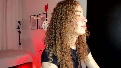 isa_____ online show from February 18, 1:43 am