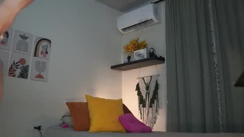 isa_____ online show from September 17, 12:52 pm