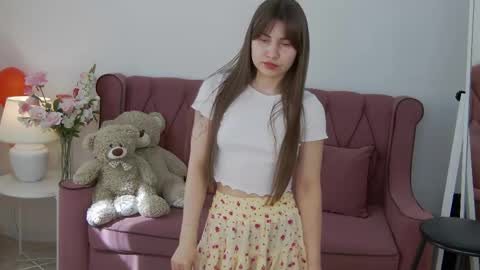 isabel_dias online show from May 26, 12:44 pm