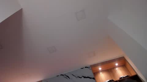 Isabel online show from December 17, 2:13 pm