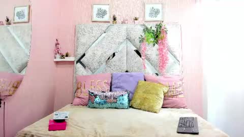 isabela_belluccii online show from July 28, 11:39 am
